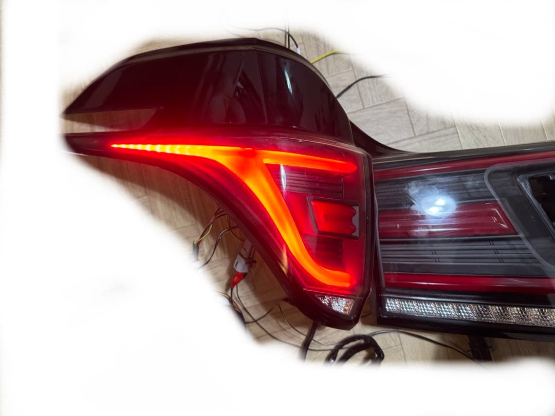 ３０系前期用ヴェルファイア　クリスタルアイ　テールランプ