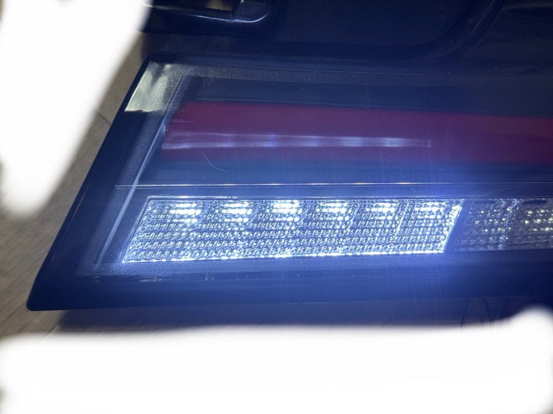 ３０系前期用ヴェルファイア　クリスタルアイ　テールランプ