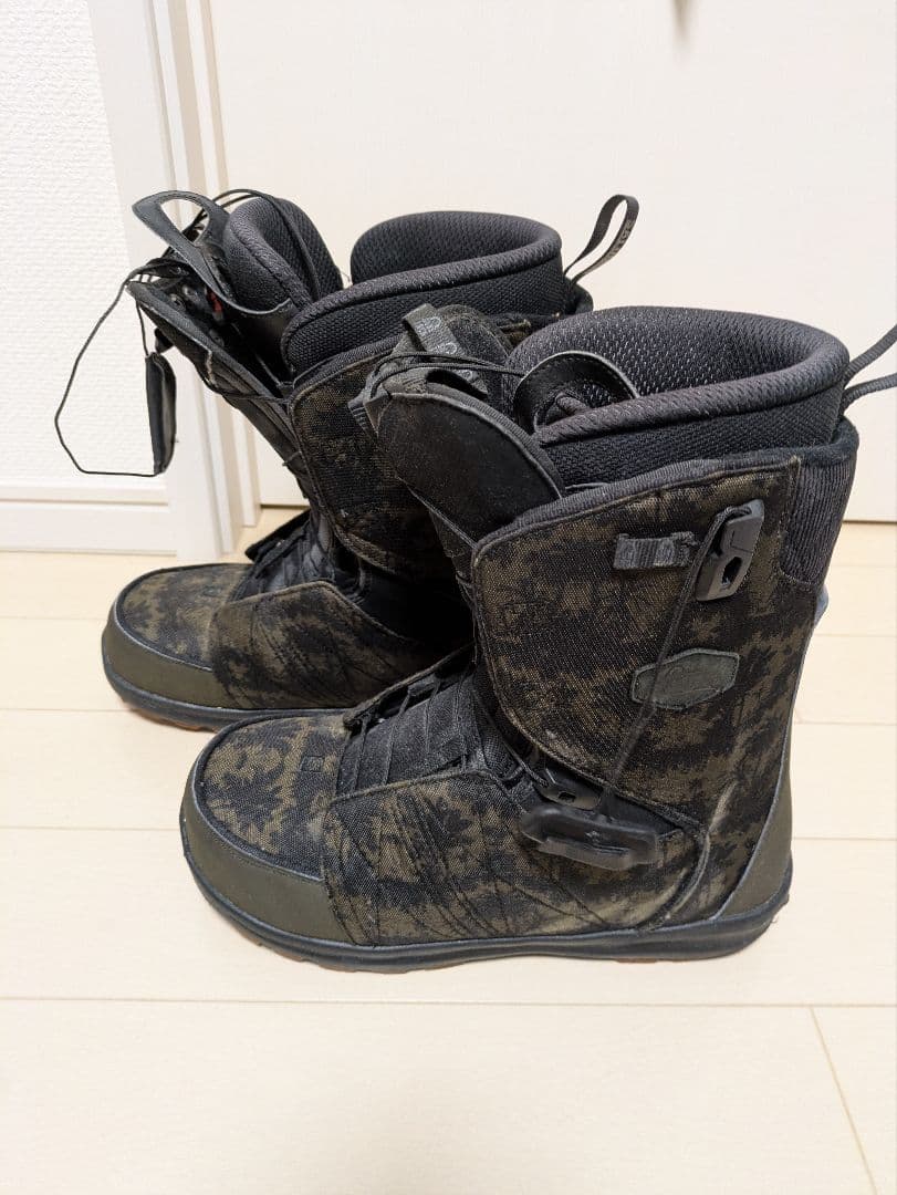 スノーボードブーツ　サロモン