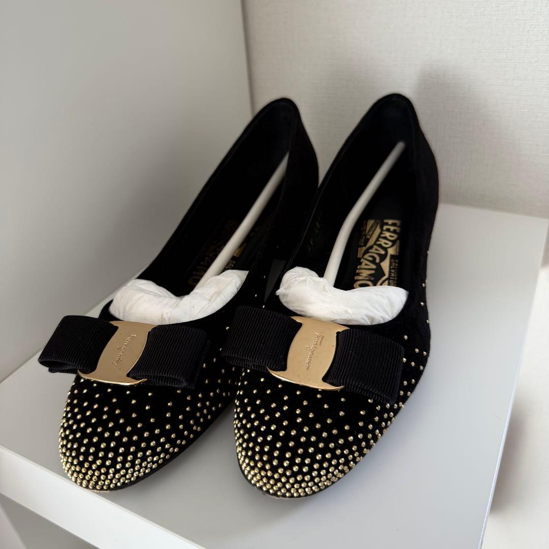Ferragamo VARA スタッズ パンプス 22.5cm