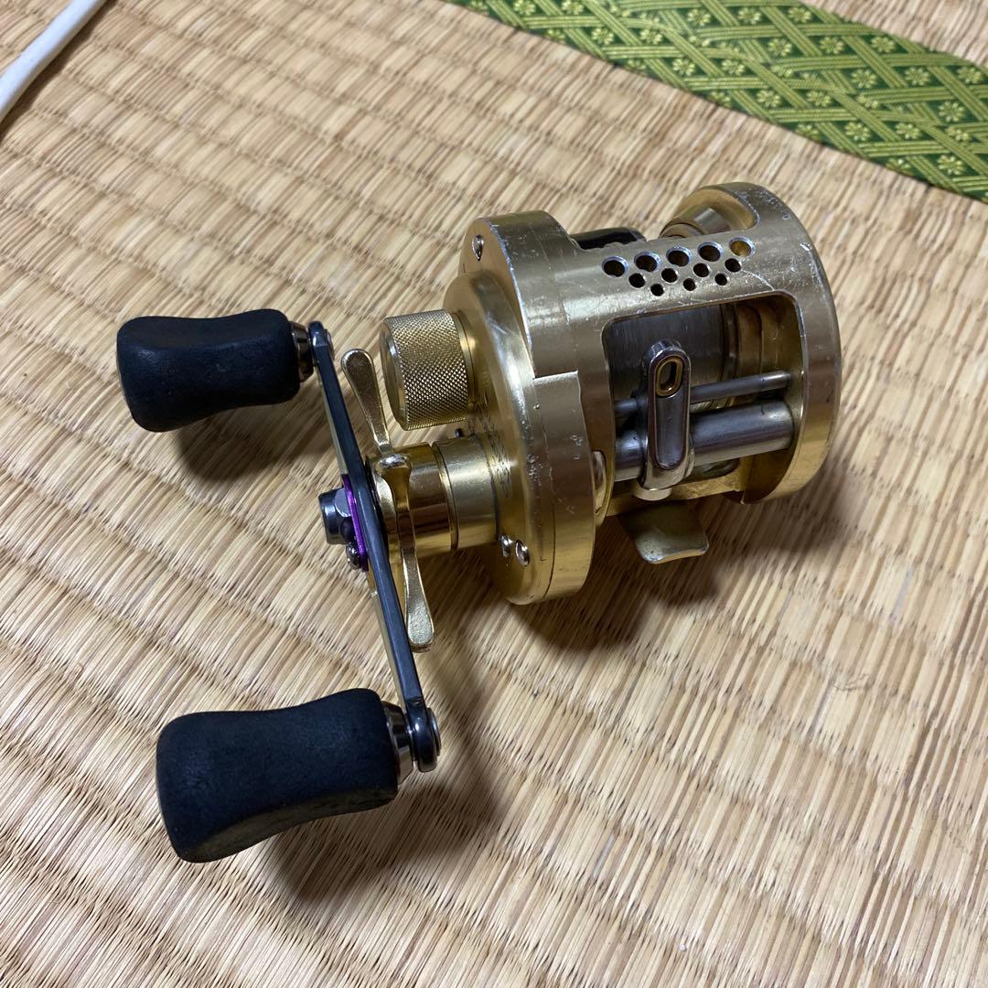 SHIMANO CALCUTTA CONQUEST 200 リール