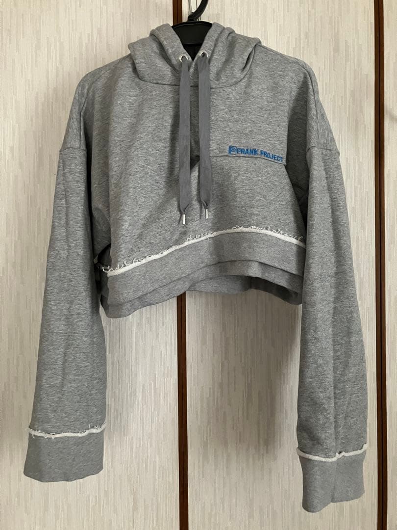 PRANK PROJECT クロップドフーディ ライトグレー