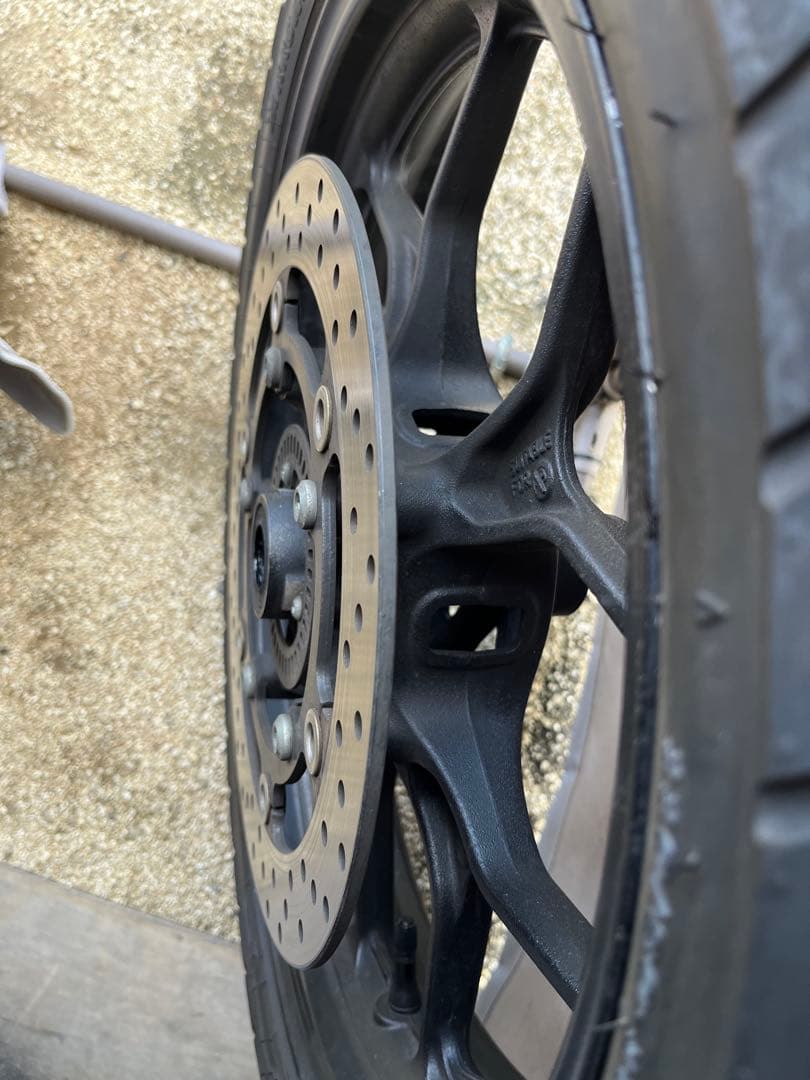 yzf-r25 ABS用フロントホイールタイヤ(走行1万1千km少々)