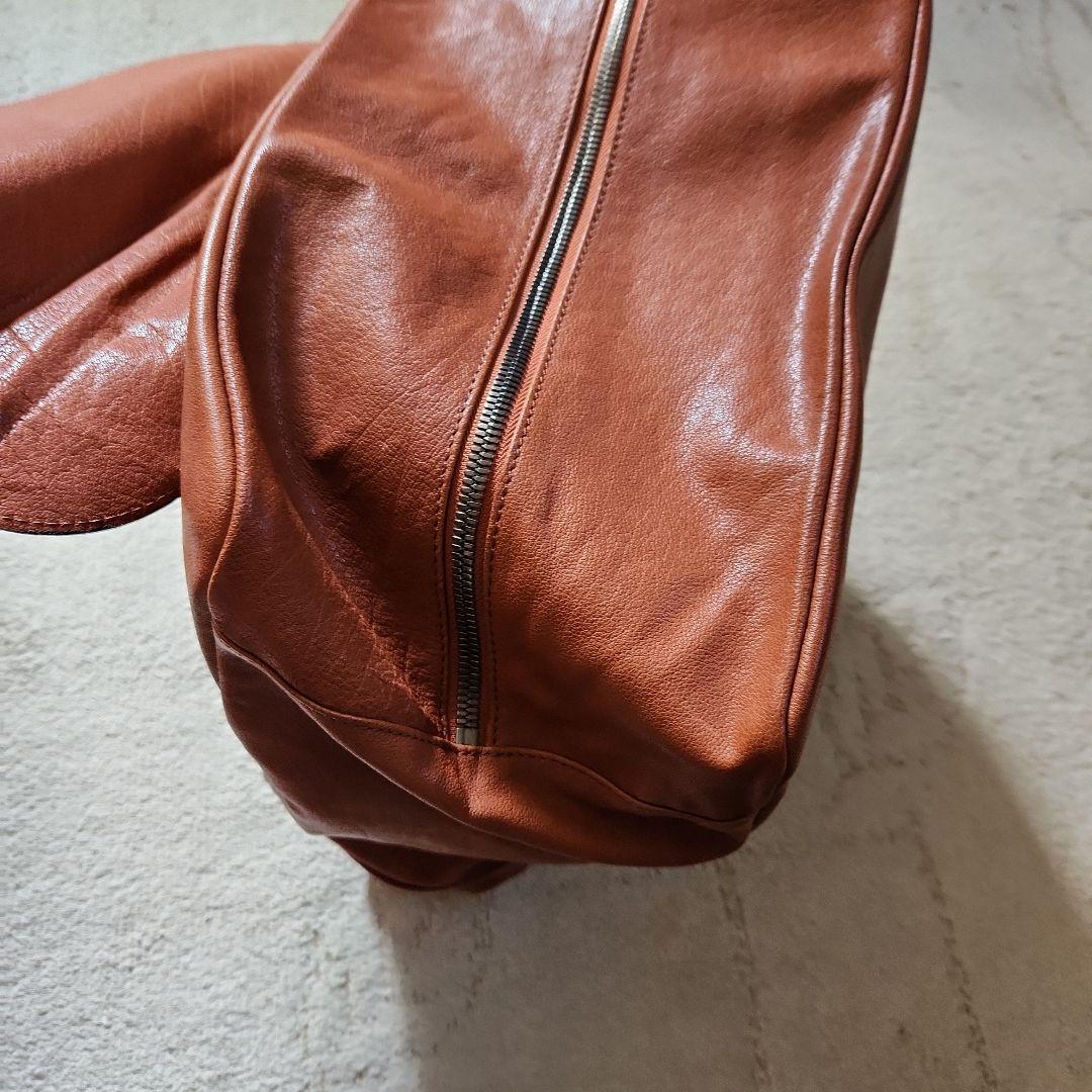 ジョルジオ・アルマーニバック、ボストンバック