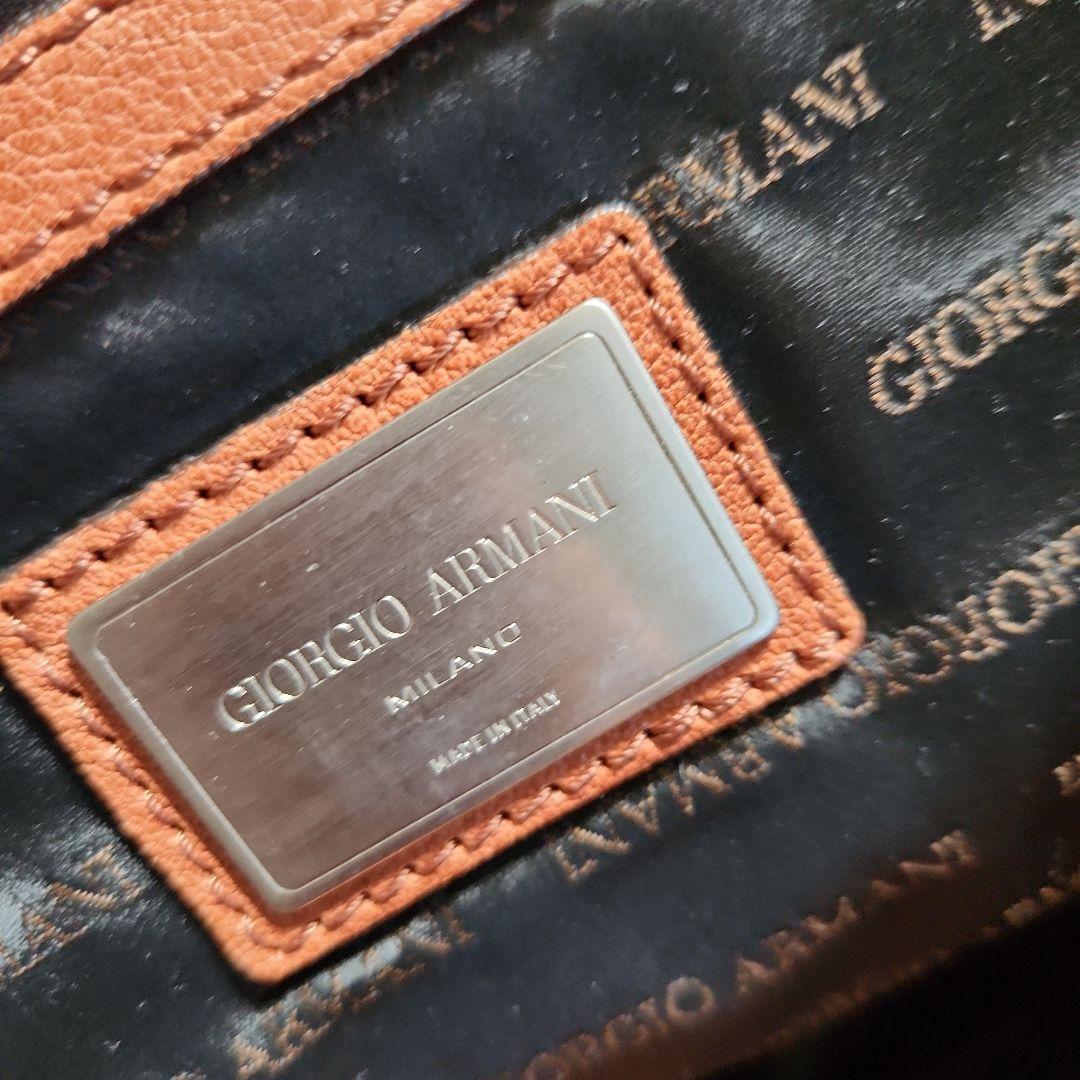 ジョルジオ・アルマーニバック、ボストンバック