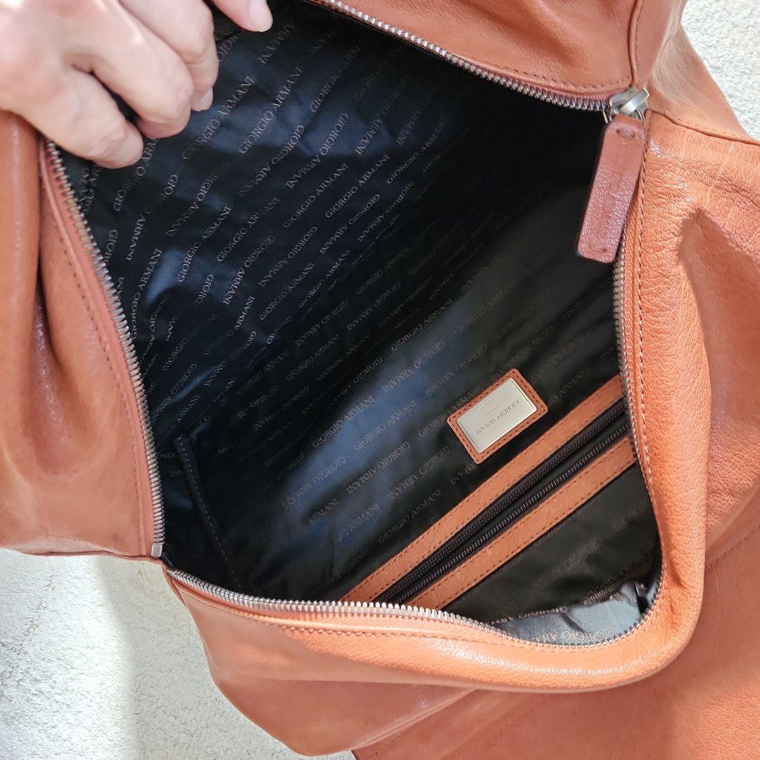 ジョルジオ・アルマーニバック、ボストンバック