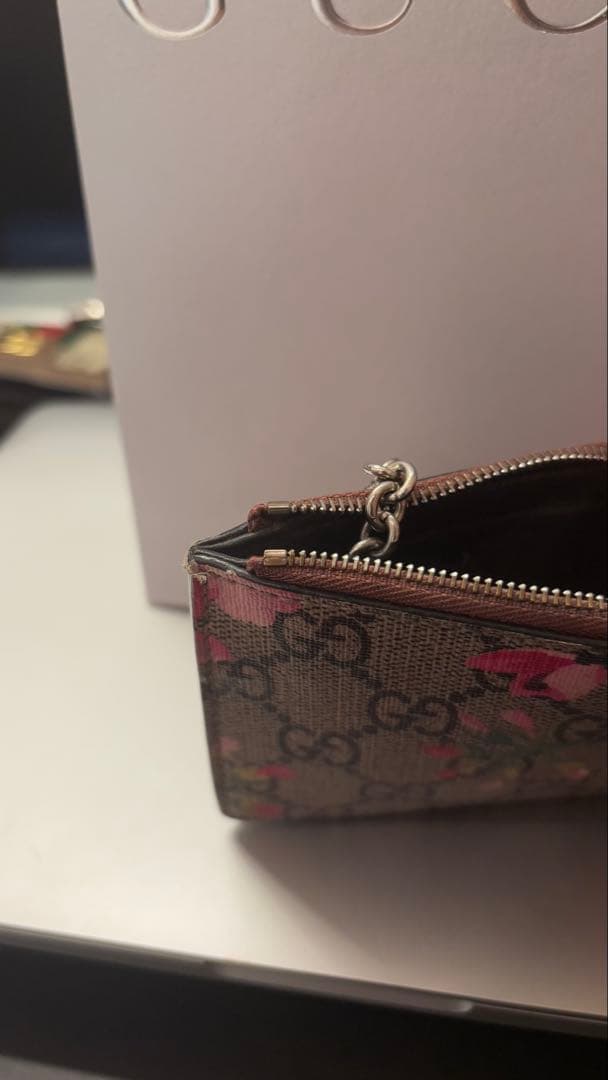 GUCCI フラワープリント キーケース