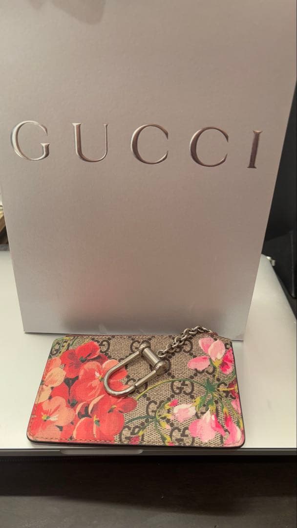 GUCCI フラワープリント キーケース