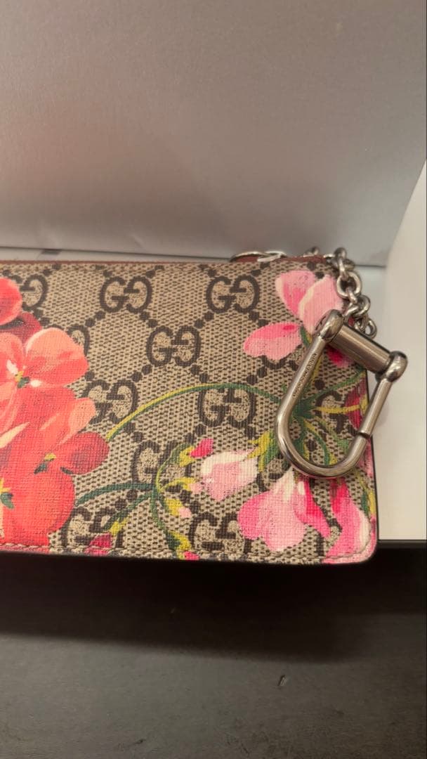 GUCCI フラワープリント キーケース