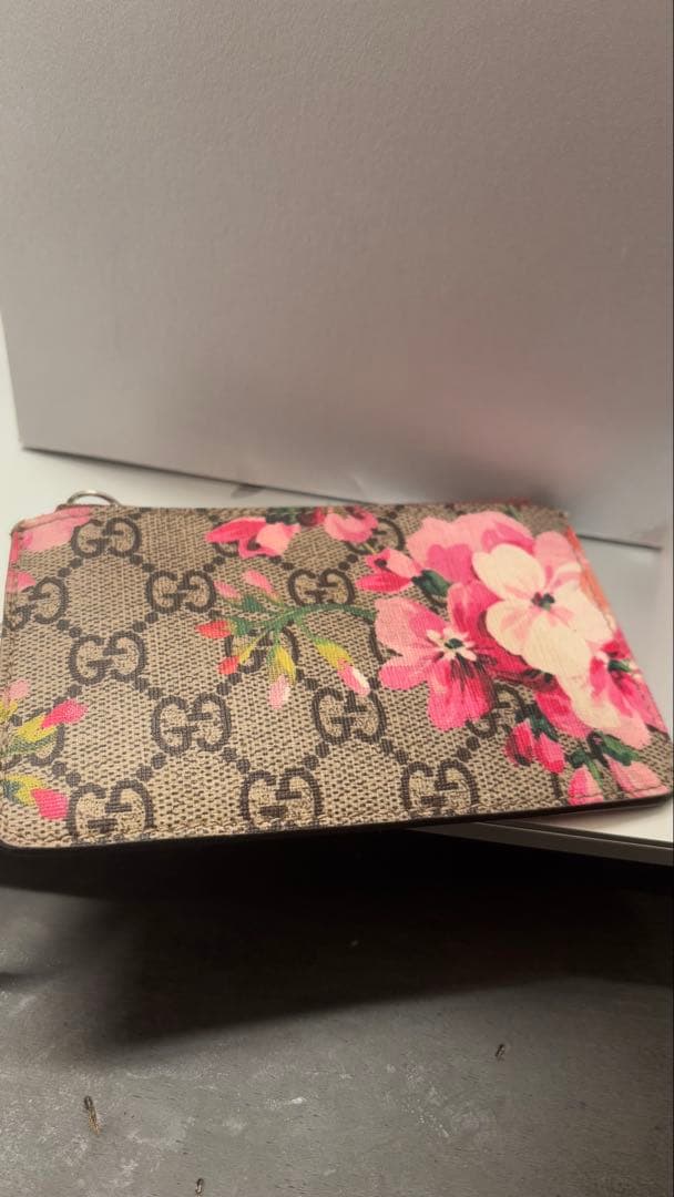 GUCCI フラワープリント キーケース