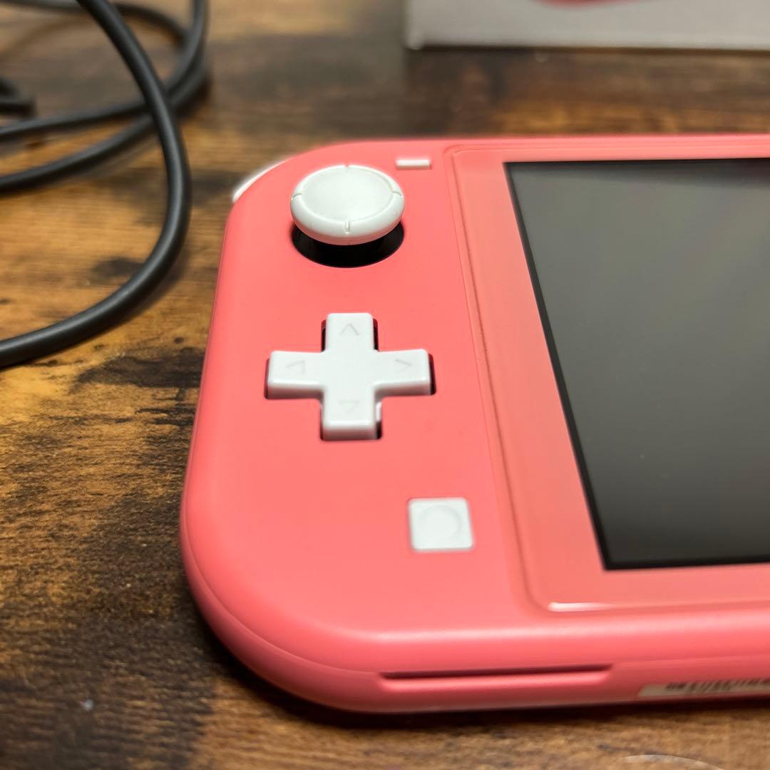 Nintendo Switch light コーラル　ピンク　中古