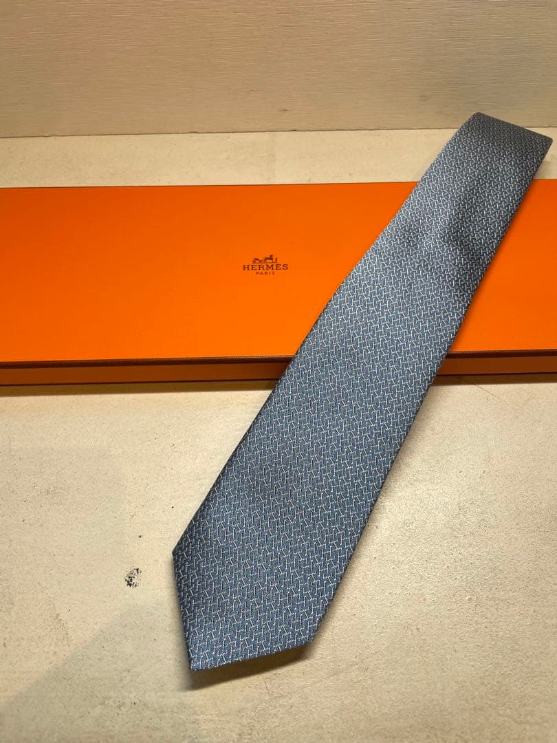 【一度着用のみ】HERMES ブルー H総柄 ネクタイ シルク　成人式向け