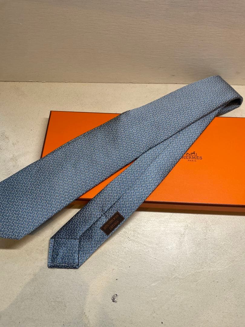 【一度着用のみ】HERMES ブルー H総柄 ネクタイ シルク　成人式向け