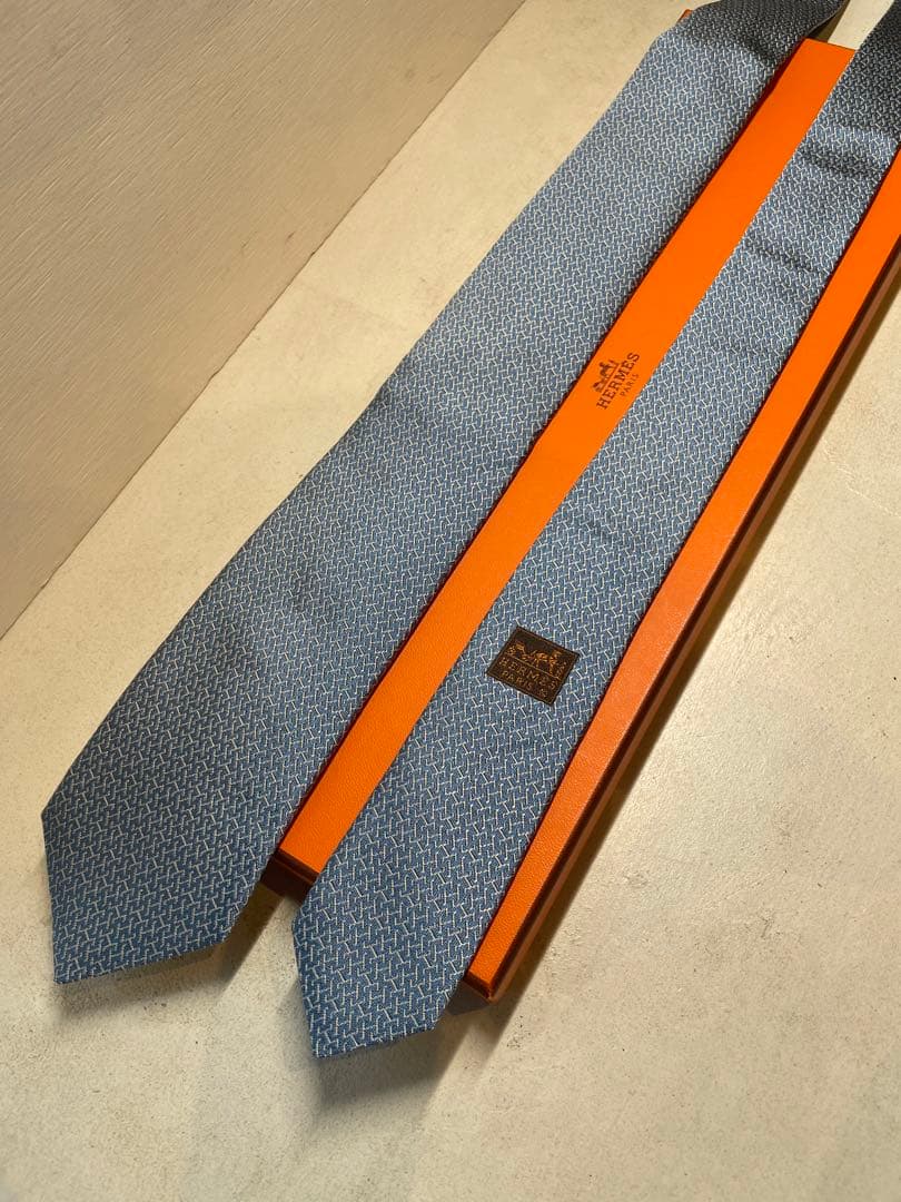 【一度着用のみ】HERMES ブルー H総柄 ネクタイ シルク　成人式向け
