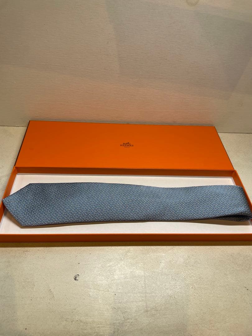 【一度着用のみ】HERMES ブルー H総柄 ネクタイ シルク　成人式向け