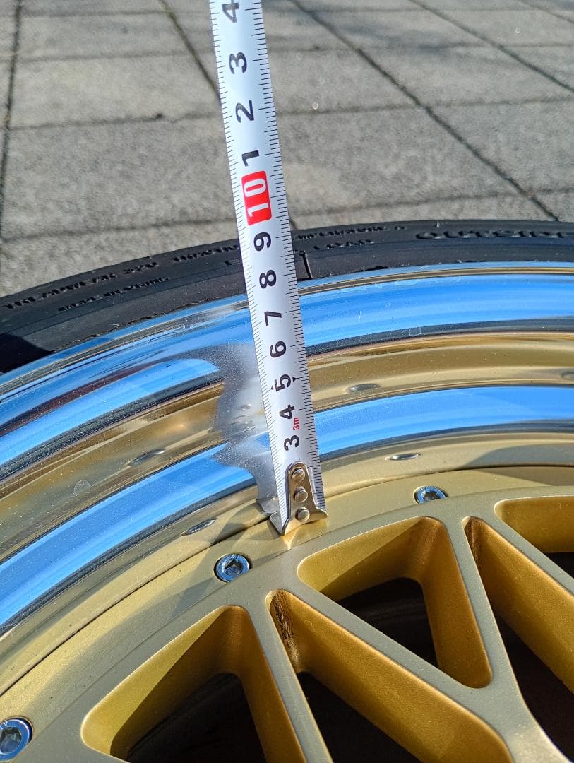 ハイエース ESSEX ENCM 18インチ 215/40R18