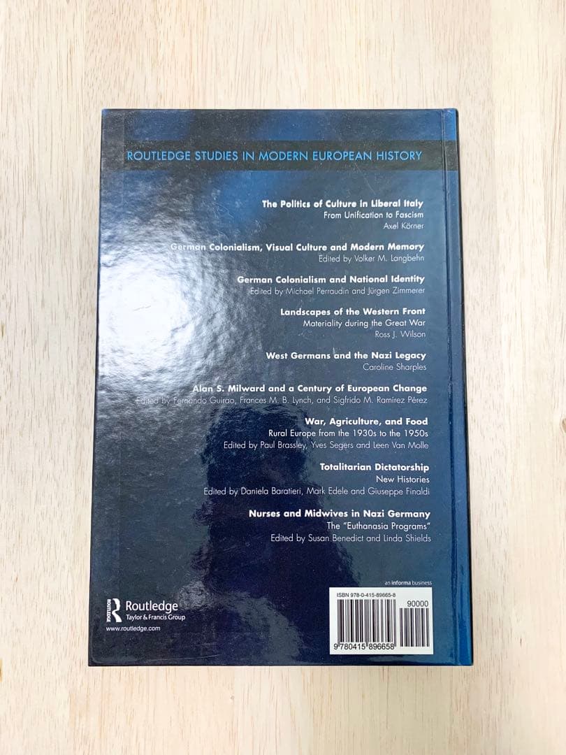 洋書 Nurses and Midwives in Nazi Germany