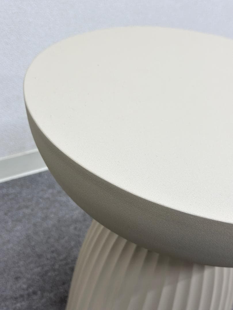 ボーコンセプト■Expose　サイドテーブル　シンプル　モダン　ウォームグレー