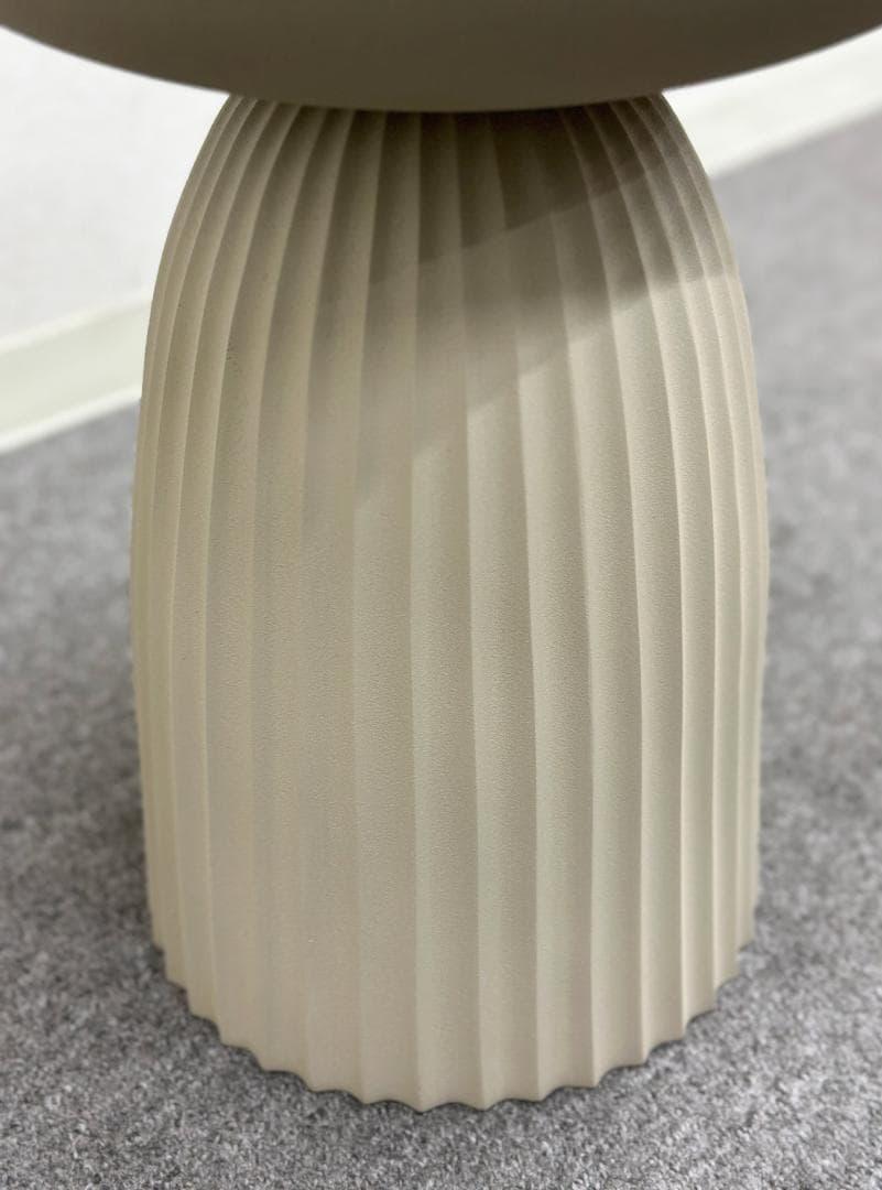 ボーコンセプト■Expose　サイドテーブル　シンプル　モダン　ウォームグレー