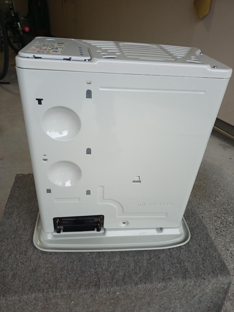 【新品・未使用】トヨトミ 石油ストーブ RS-S23B ホワイト