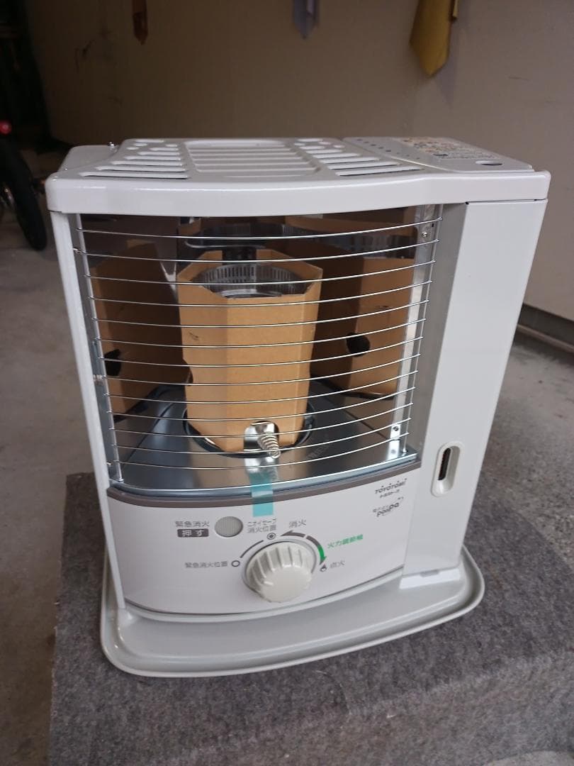 【新品・未使用】トヨトミ 石油ストーブ RS-S23B ホワイト