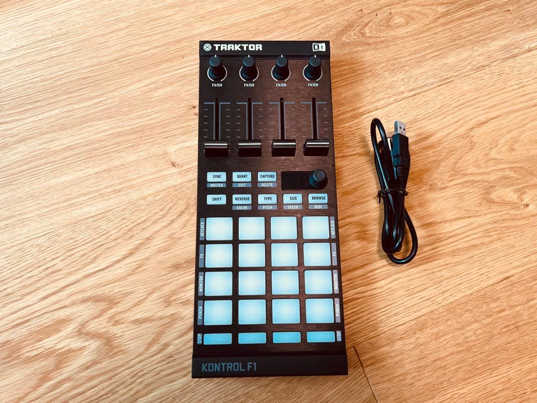 DTM・DAW TRAKTOR KONTROL F1 NATIVE INSTRUMENTS