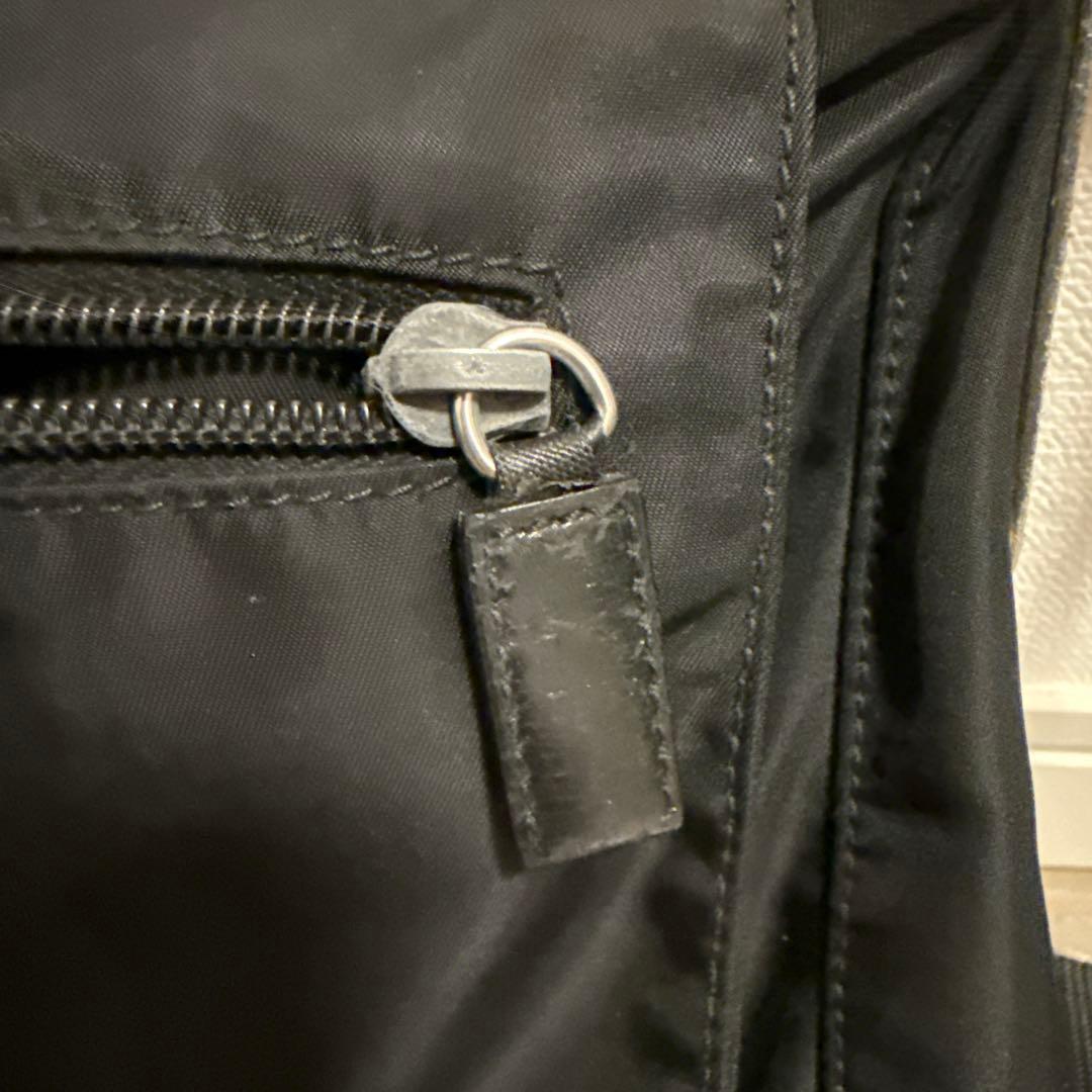 【内側破れあり】ショルダーバッグ　PRADA ナイロン