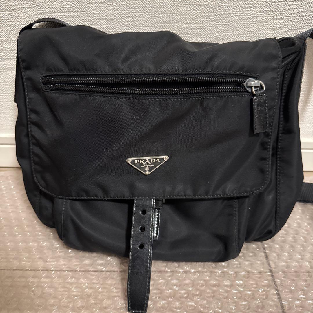 【内側破れあり】ショルダーバッグ　PRADA ナイロン