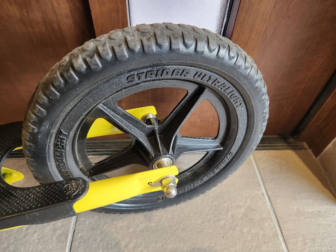 ストライダー 12インチ スポーツ バランスバイク キックバイク