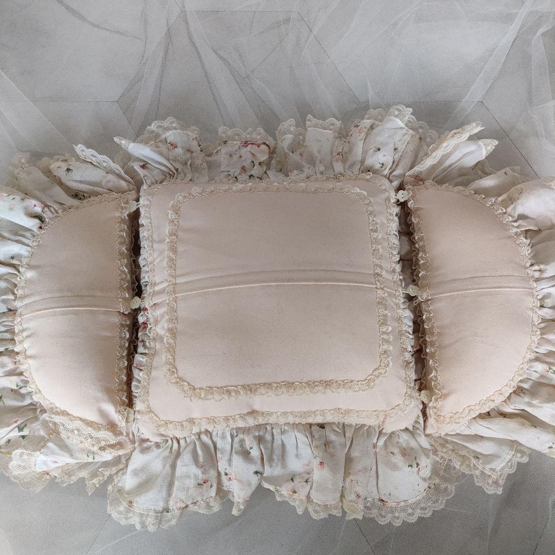 アキアカネ　花柄クッション　アンティーク