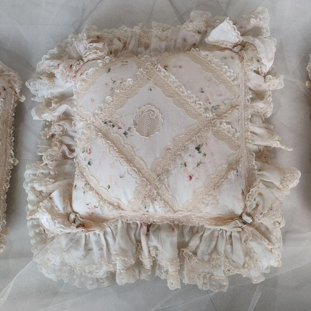 アキアカネ　花柄クッション　アンティーク