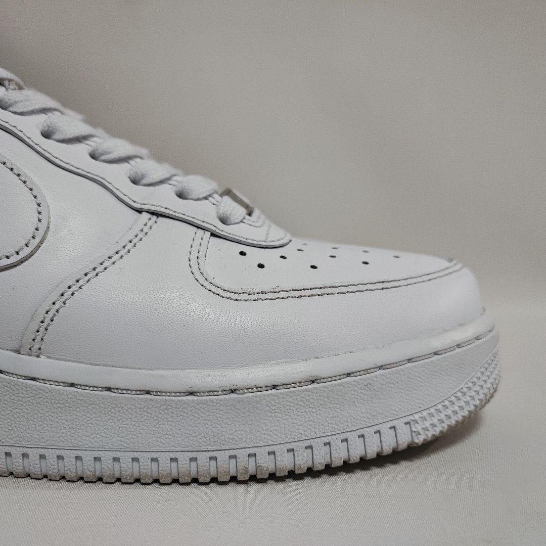 靴 NIKE WMNS AIR FORCE 1 07 25.5