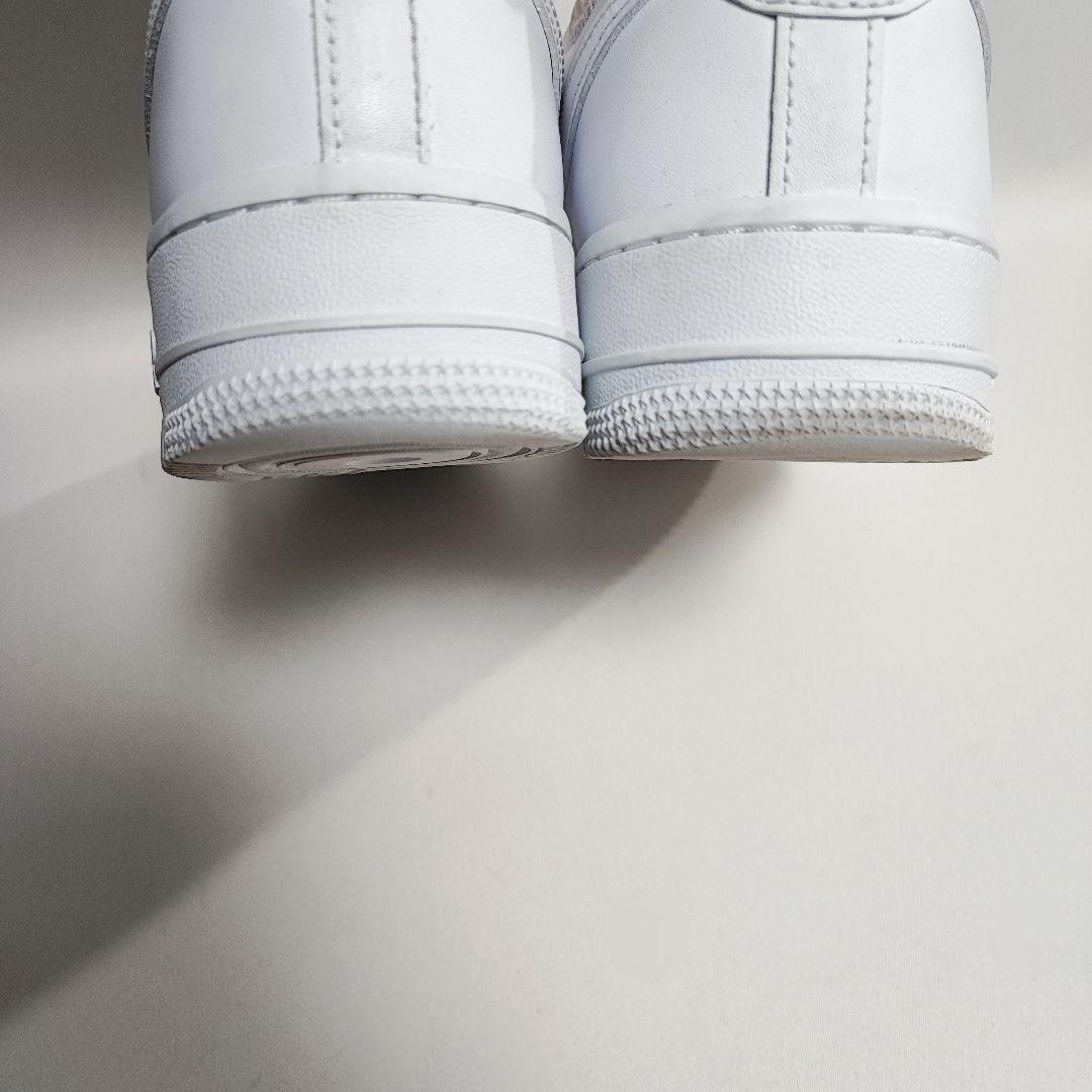 靴 NIKE WMNS AIR FORCE 1 07 25.5