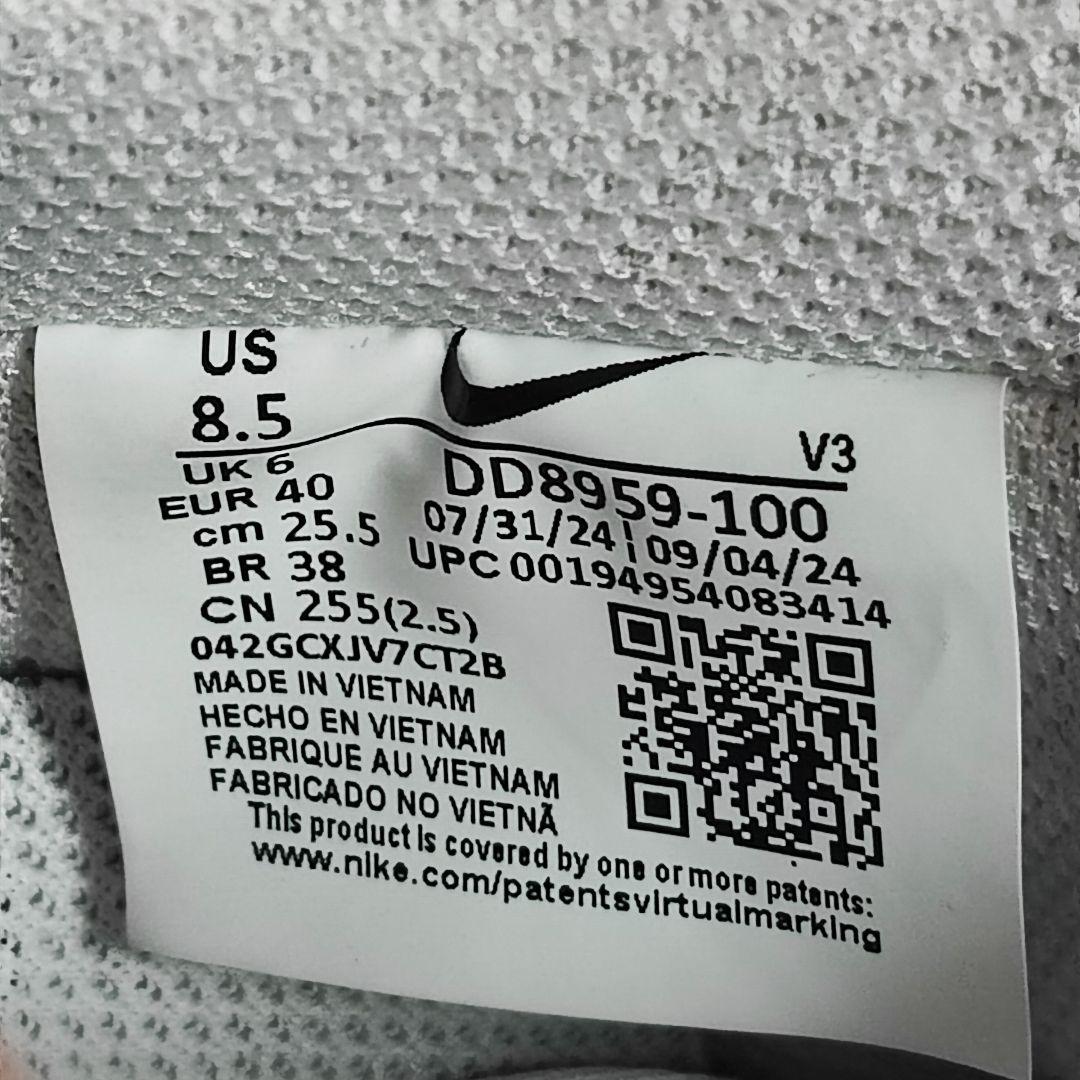 靴 NIKE WMNS AIR FORCE 1 07 25.5