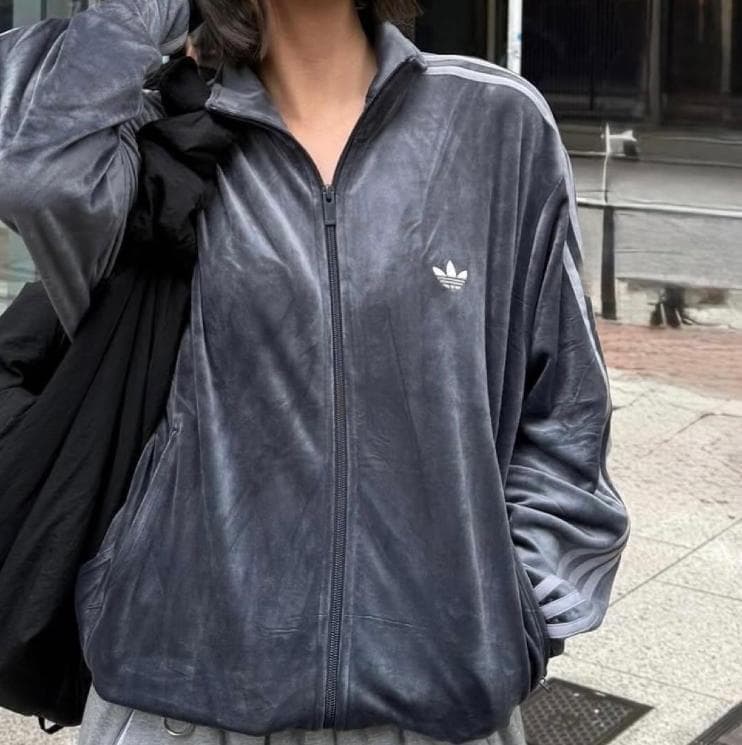 特別セール ✨人気 adidas トラックトップ ベロア グレー XL