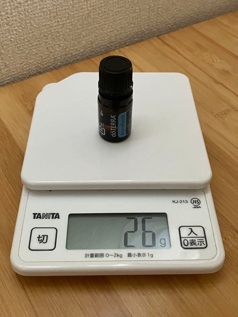 檜のアロマオイルスタンド付き！ ドテラ　アロマタッチキット