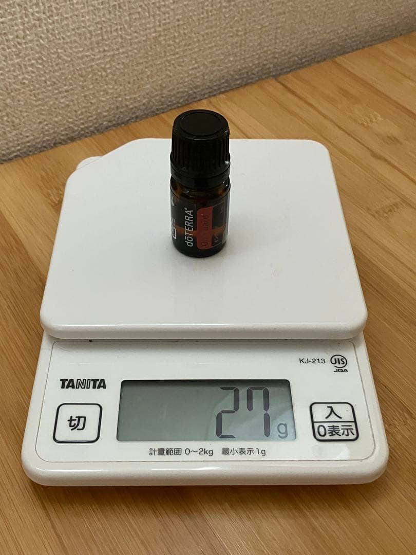 檜のアロマオイルスタンド付き！ ドテラ　アロマタッチキット