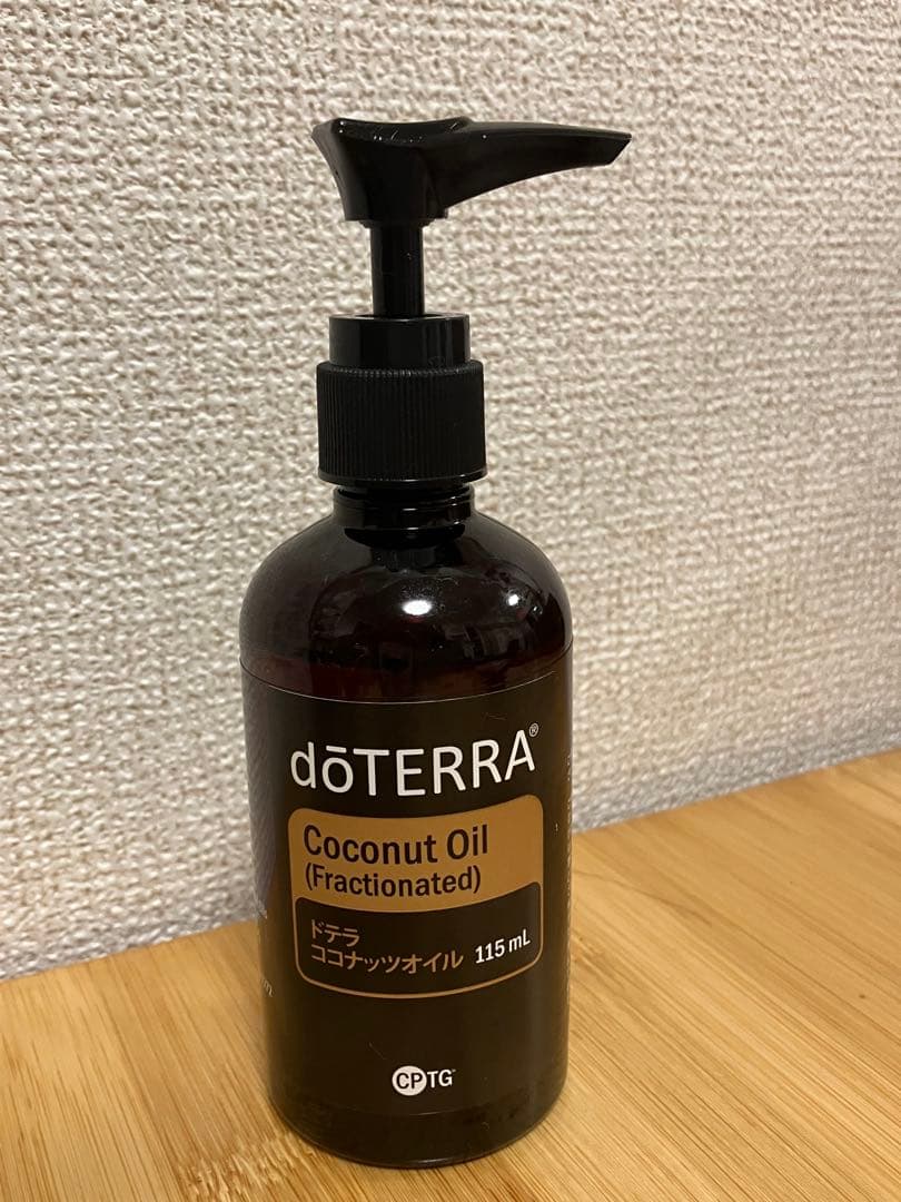 檜のアロマオイルスタンド付き！ ドテラ　アロマタッチキット