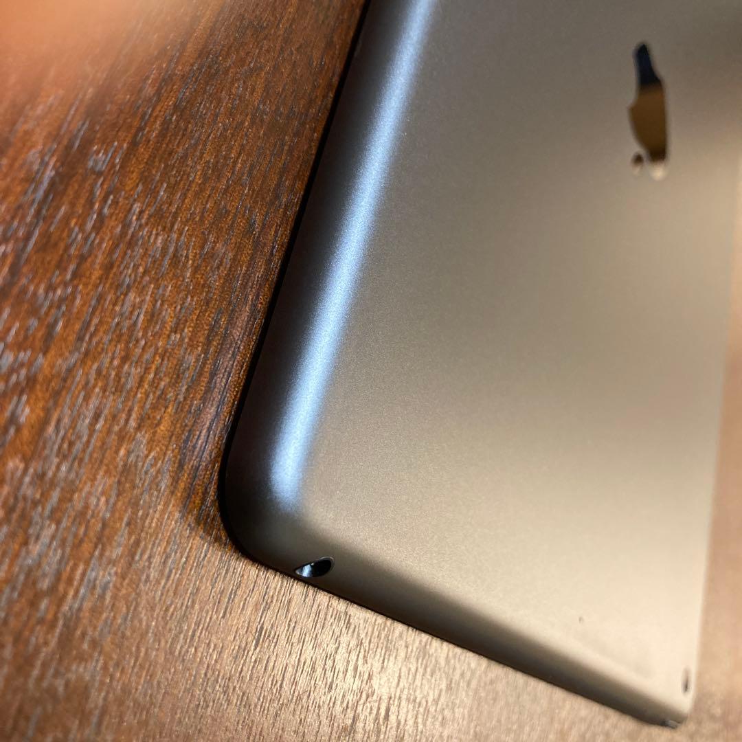 Apple iPad 第9世代 10.2インチ 本体　スペースグレー