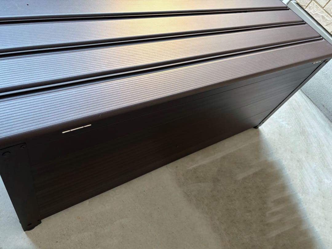 【グリーンライフ】ベンチ　ストッカー　屋外　防水　ブラウン　114cm 物置き