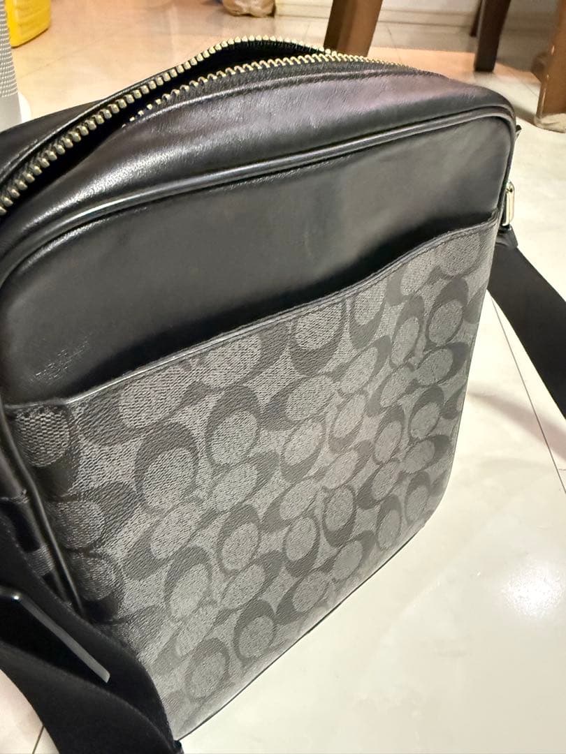 COACH グレー ロゴパターン バッグ