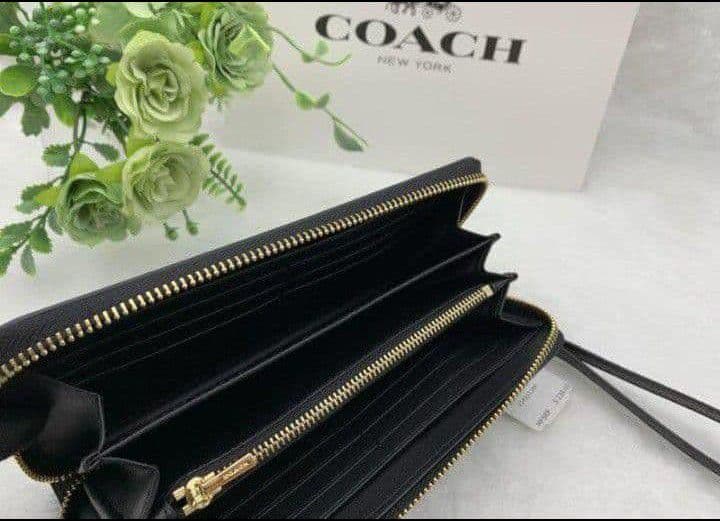 新品未使用コーチ長財布ブラックロングジップストラップ付きレディースメンズ送料無料