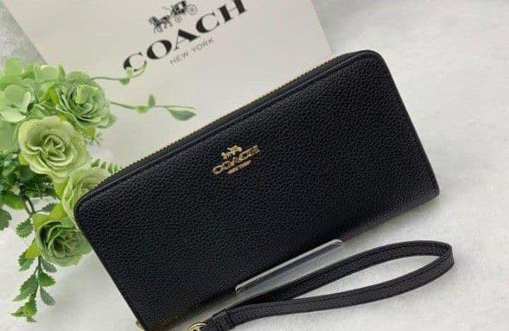 新品未使用コーチ長財布ブラックロングジップストラップ付きレディースメンズ送料無料