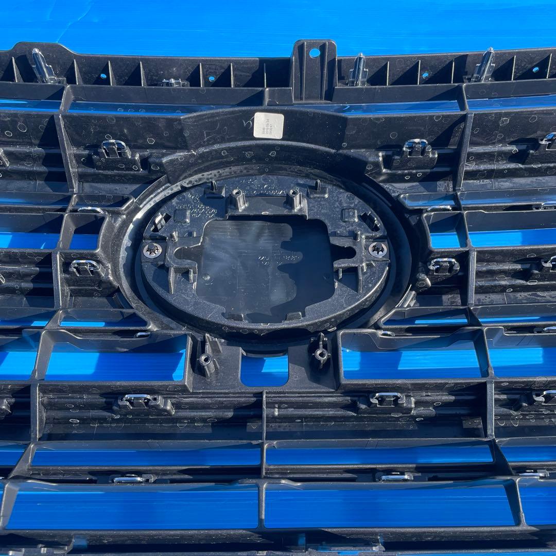 ランドクルーザー200系 グリル