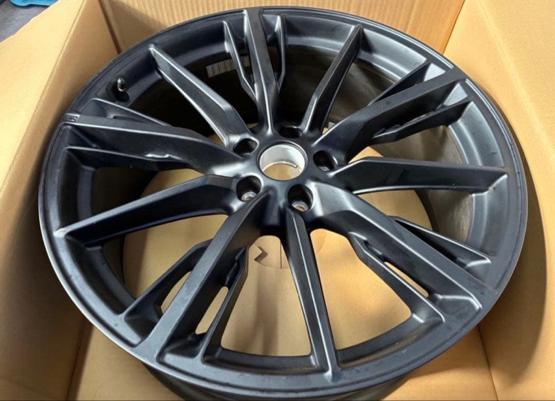 y*様 トヨタ　クラウンスポーツRS 純正ホイール　4本セット　21インチ