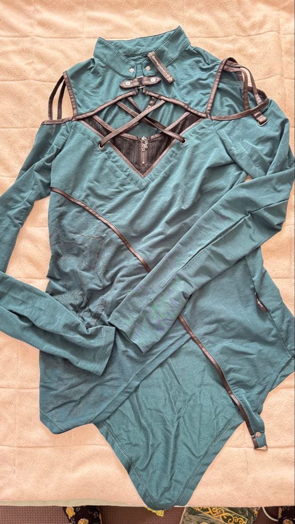 OzzCroce 長袖トップス