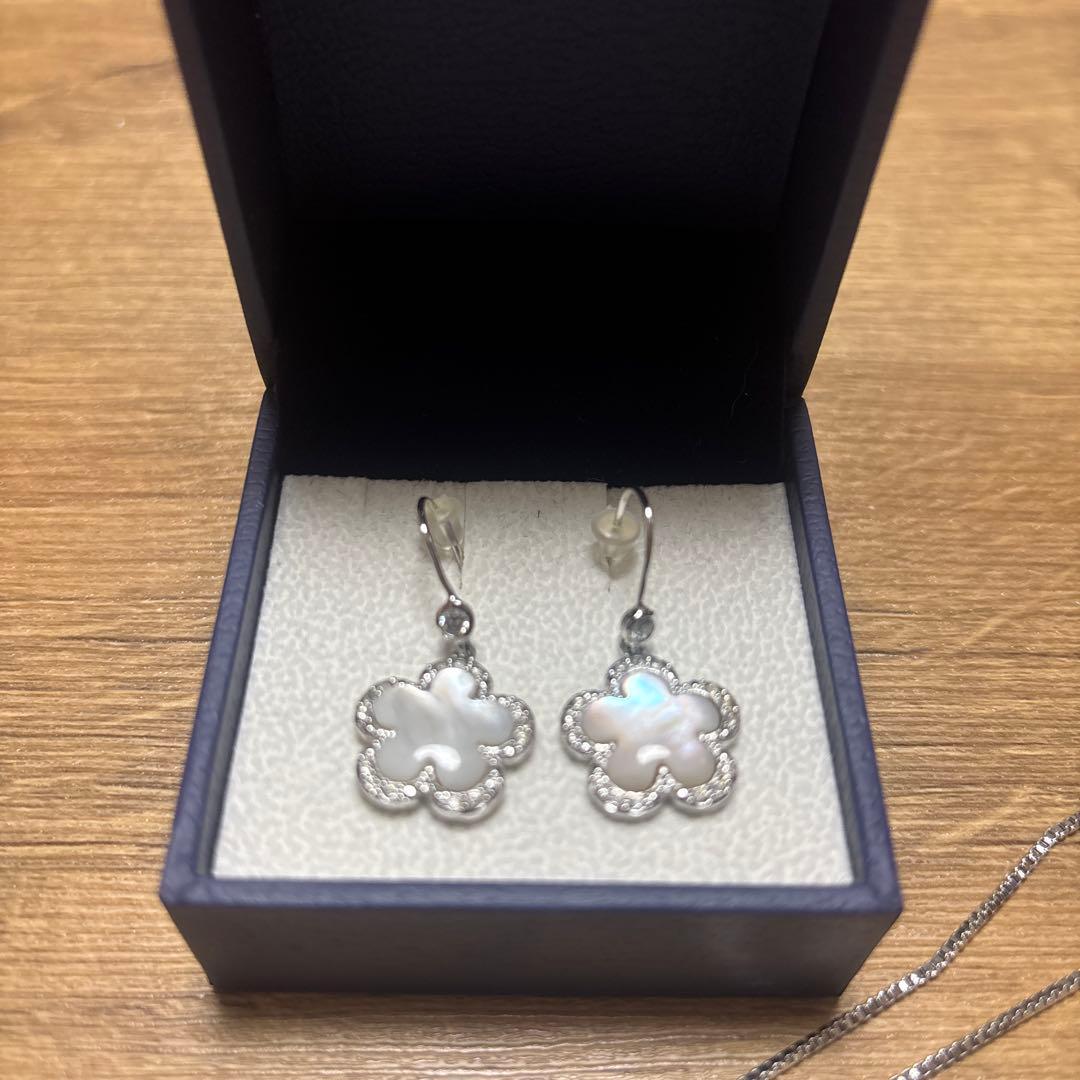 シルバー 花形 ピアス＆ネックレス セット