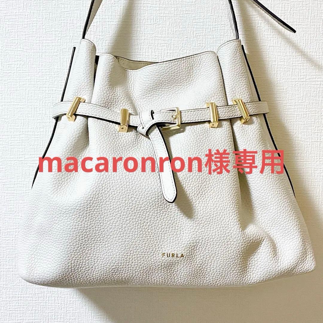 未使用級✨フルラ　アウラ　ショルダーバッグ　ワンショルダー　現行　レザー