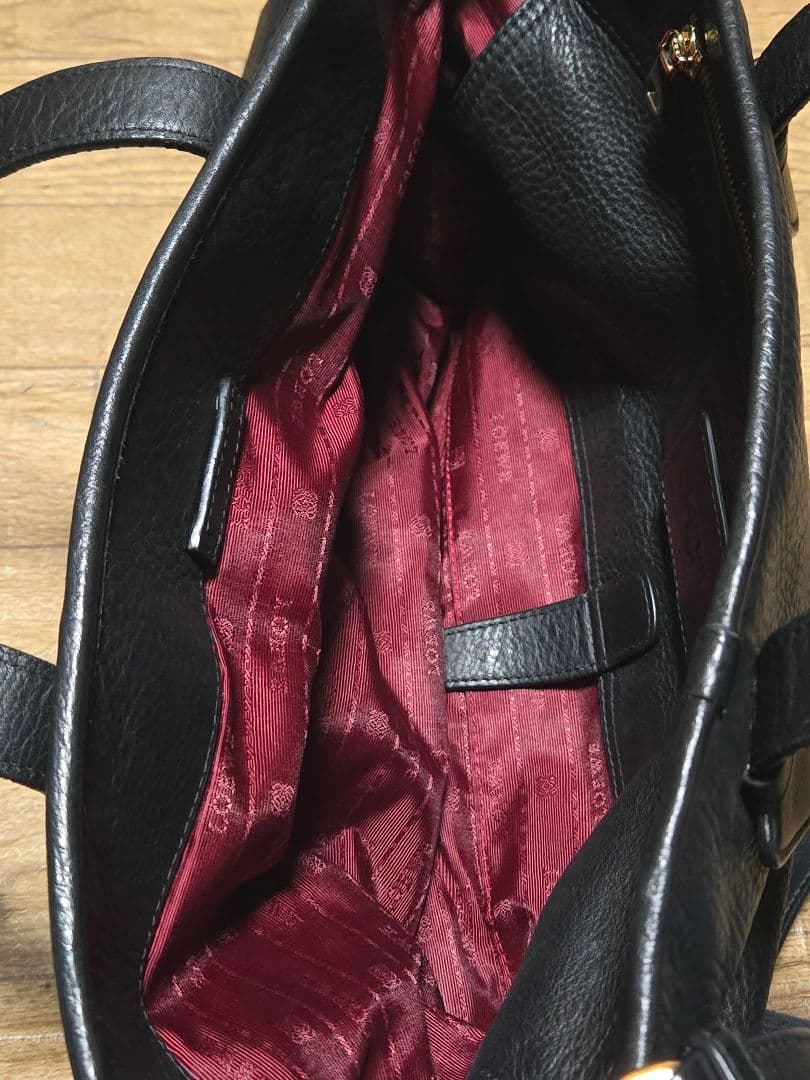 LOEWE 黒 レザー ショルダーバッグ