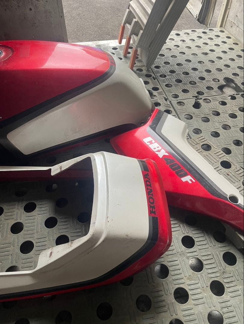 HONDA CBX400FF 2型赤白純正タンクサイドカバーテール